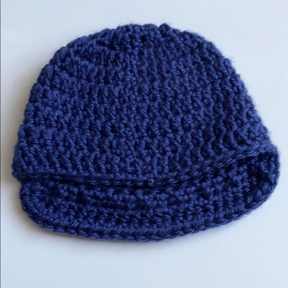 New York Yankees Hand-Knit Newborn Hat - Picture 14 of 14